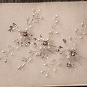 3 pearl flower hair pins